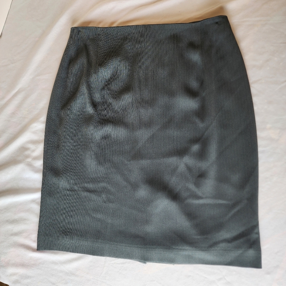 VTG Renfrew Womens skirt Sz 12  Pleated Olive Color High Rise Above Knee Skirt